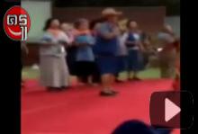 ชื่นชมพระบารมี สมเด็จพระเทพฯ ทรงขับร้องเพลง "ขอใจเธอแลกเบอร์โทร" ชื่นชมพระบารมี สมเด็จพระเทพฯ ทรงขับร้องเพลง "ขอใจเธอแลกเบอร์โทร"